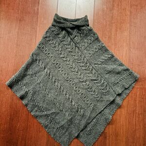 Inis Crafts Sweater Womens S/M Irish Aran Merino Wool Cable Knit Poncho Cape